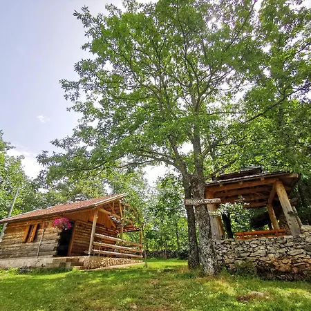 ロッジ Etno Selo Dodig *