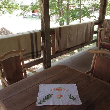 Etno Selo Dodig ロッジ *